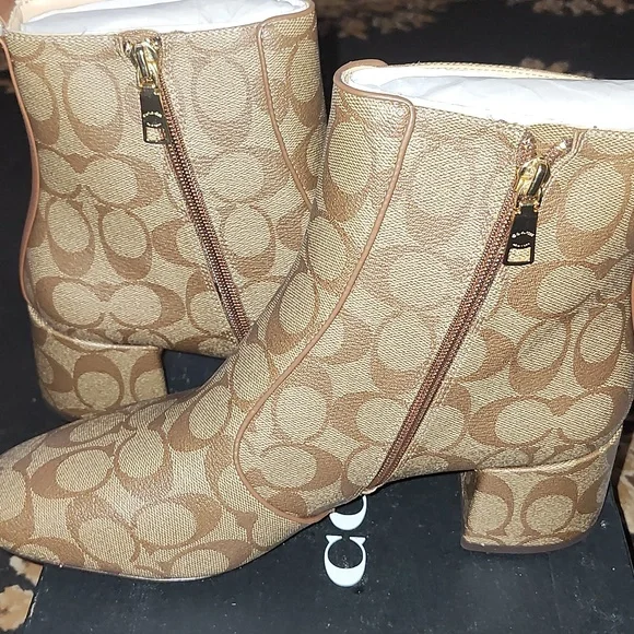 NWT! Coach Signature "C" logo Boots in Original Blk Box w/White Logo Branding;11 - Picture 2 of 16